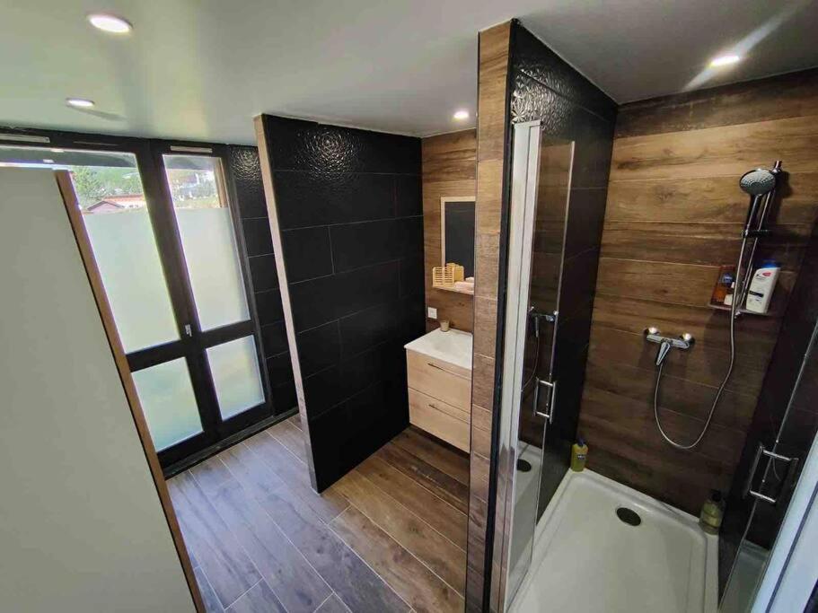 Appartement Cocooning Entierement Renove Les Angles  Extérieur photo
