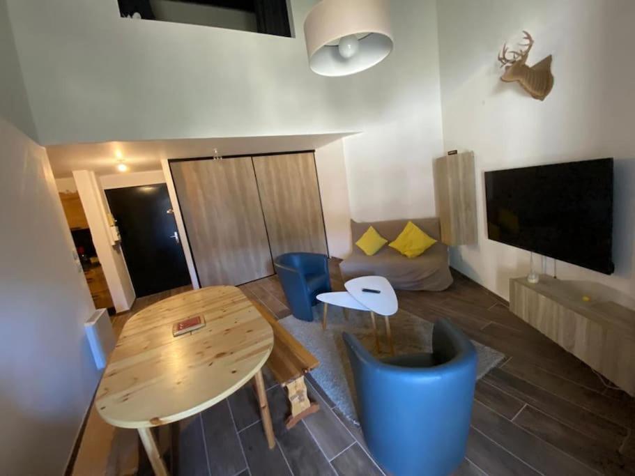 Appartement Cocooning Entierement Renove Les Angles  Extérieur photo